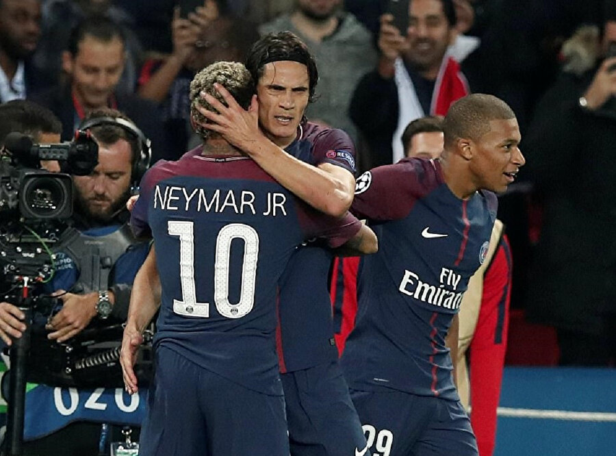 Neymar ile Cavani birbirlerine sarıldı: Buzlar eridi