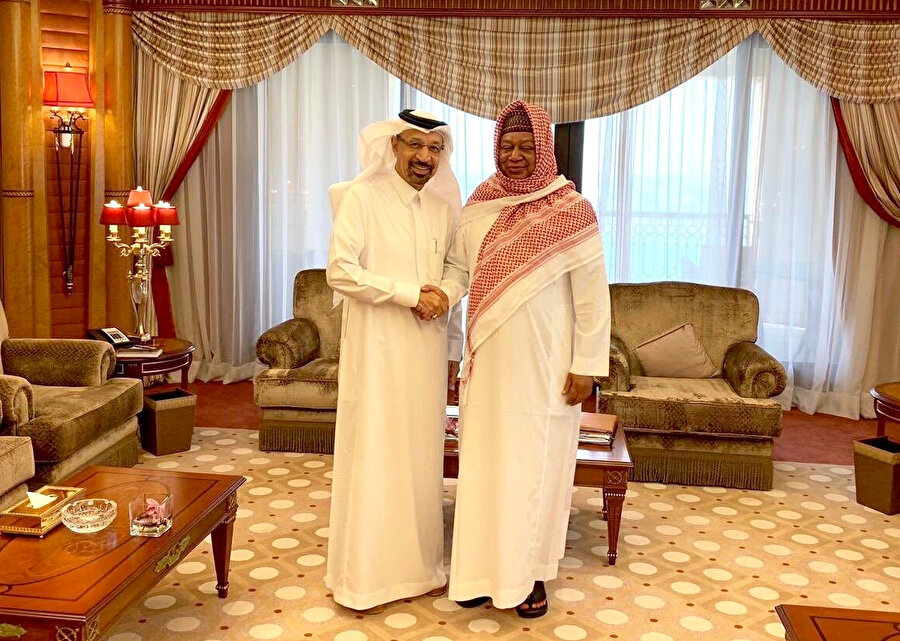 Suudi Arabistan Enerji Bakanı Khalid Al-Falih, OPEC Genel Sekreteri Muhammed Barkindo ile OPEC Ortak Bakanlar İzleme Komitesi toplantısı öncesinde Cidde'de.