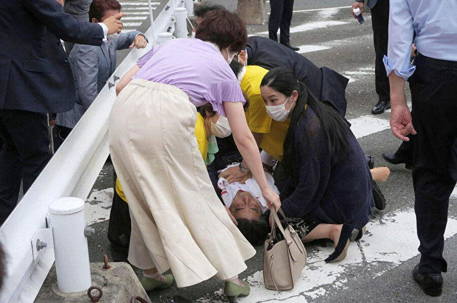 Japonya eski Başbakanı Şinzo Abe'ye suikast