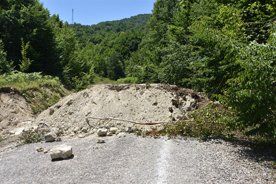 'Arazi bizim' dedi, yolu kapattı: Turistik şelale ziyarete kapatıldı