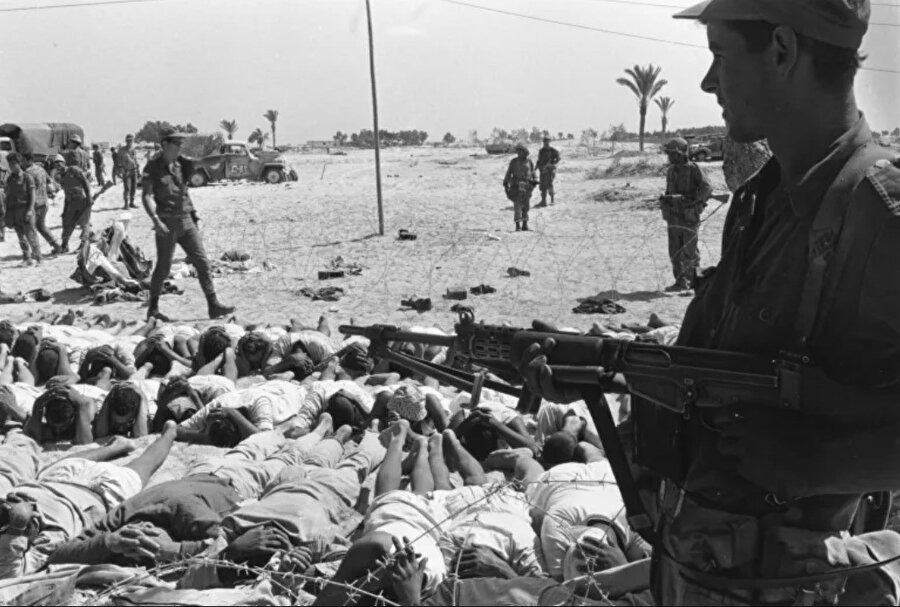 1967 savaşı sırasında Mısırlı savaş esirleri (Fotoğraf: Getty Images)