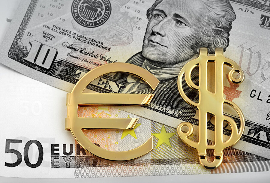 Euro ve dolar eşitlendi