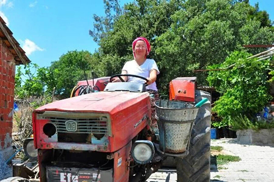 Babasından habersiz okudu, Paris'te doktora yaptı