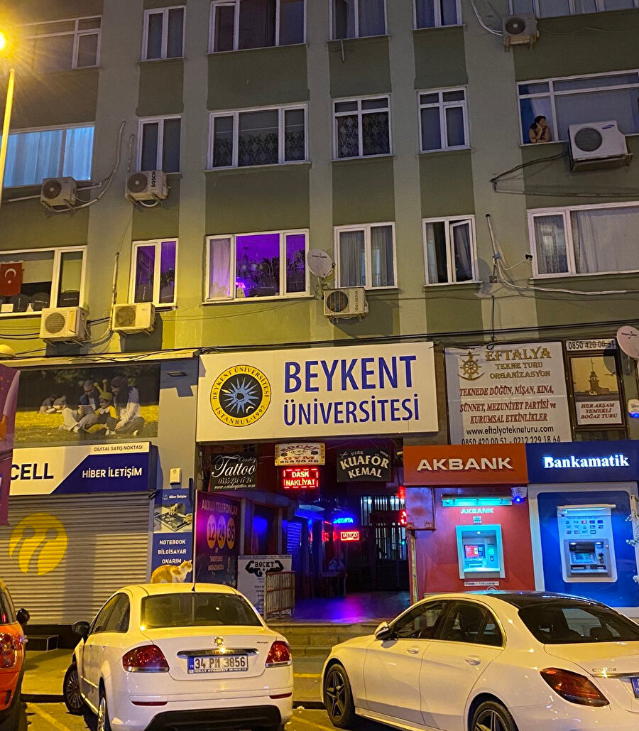 Hocam ben bir fön çektirip geliyorum