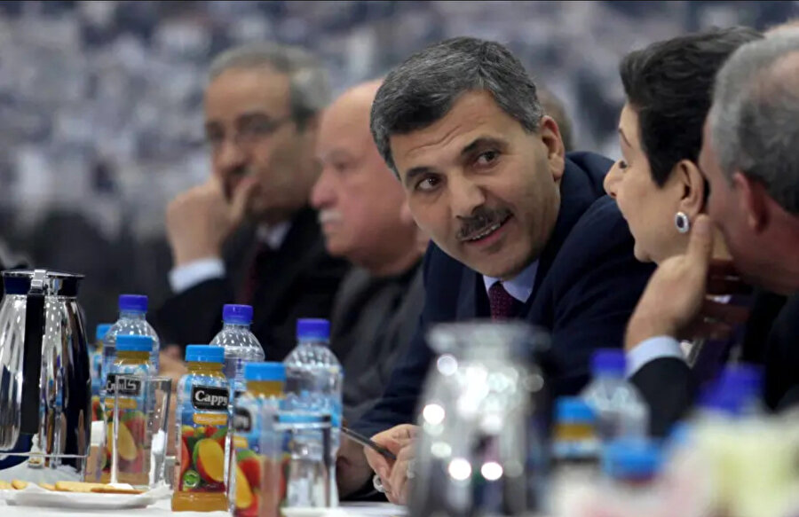 Hamas'ın 2006'daki son Filistin seçimlerini kazanmasının ardından bir buçuk yıl Filistin Başbakan Yardımcısı olarak görev yapan Nasıruddin eş-Şair, bacaklarına kurşun isabet etmesiyle hastaneye kaldırıldı.