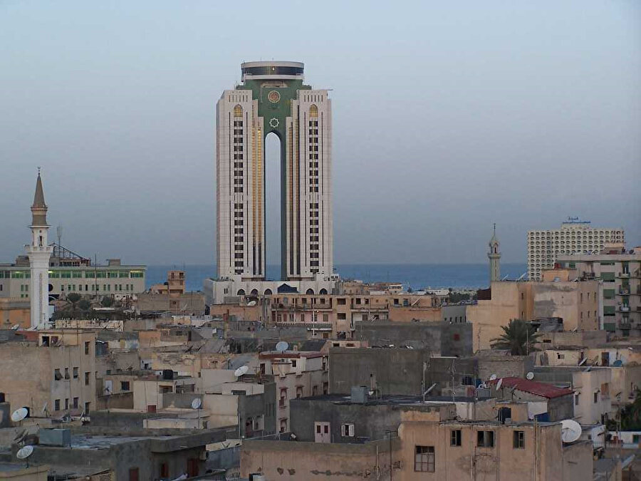 Tarabulus şehir merkezi, El Fatah Kulesi ile Trablus'un merkezi.