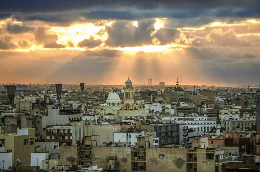 Libya'nın başkenti Trablus'un silüet görünümü.