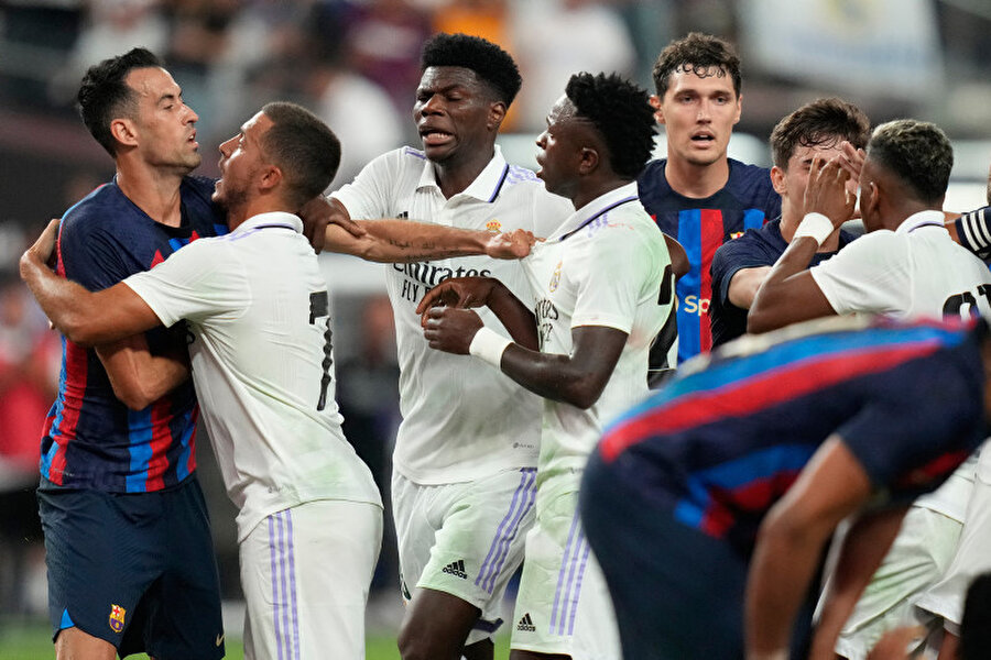 Barcelona - Real Madrid maçında kavga çıktı