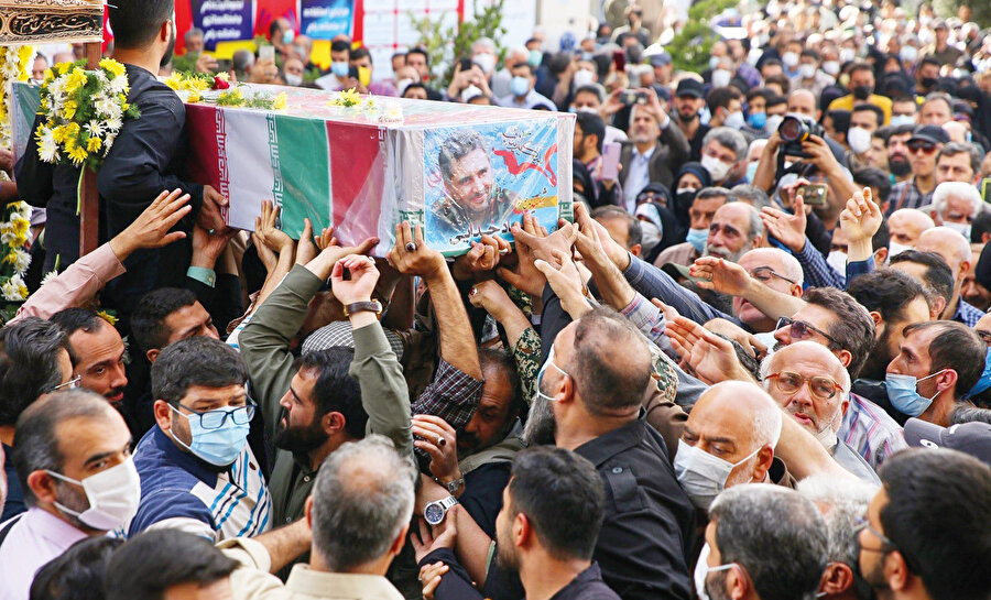 22 Mayıs’ta Tahran’da evinin önünde öldürülen, Devrim Muhafızları Ordusunun Suriye’deki kilit isimlerinden Albay Hasan Seyyad Hodai’nin suikastından da İsrail sorumlu tutulmuştu.