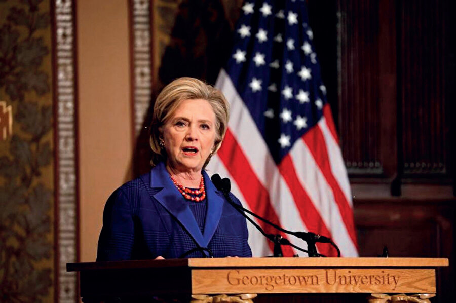 Eski Amerika Birleşik Devletleri Dışişleri Bakanı Hillary Clinton.