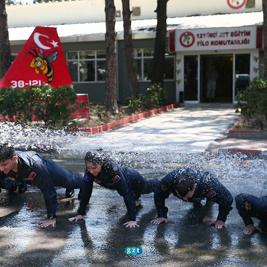 Türk savaş pilotlarının zorlu eğitim süreci