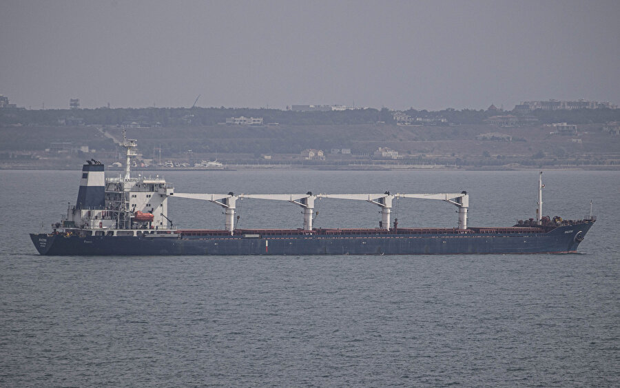 Tahıl sevkiyatı başladı: İlk gemi yola çıktı