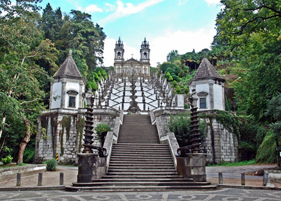 Bom Jesus do Monte Kilisesi Merdivenleri - Braga, Portekiz