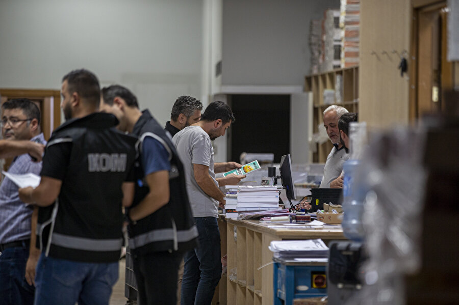 KPSS'de sorular sızdırıldı iddiası: Yediiklim Yayınevi'ne baskın düzenlendi