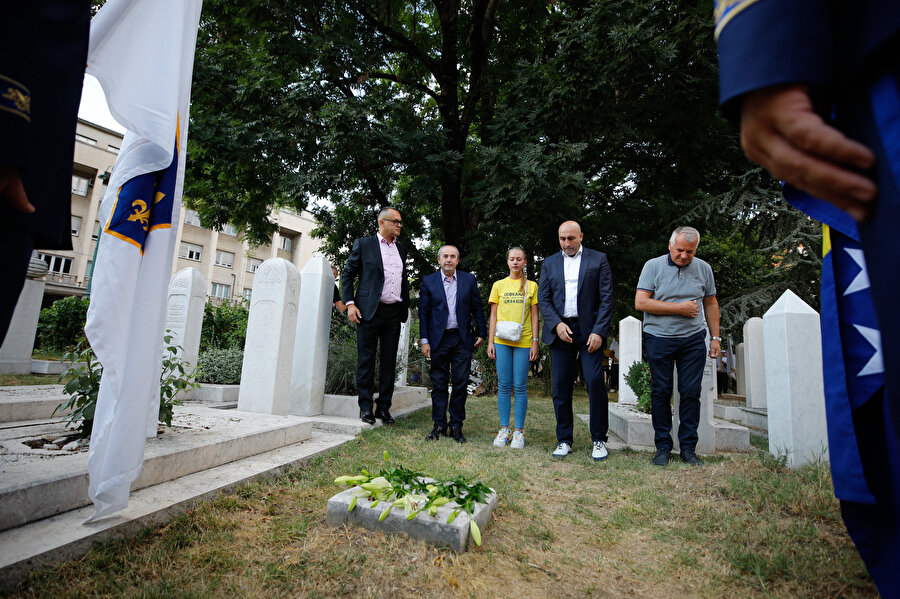 Kovaçi Şehitliği'nde tören yapıldı.