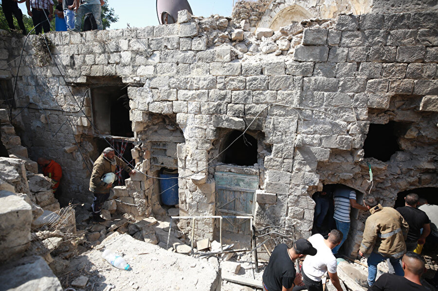 Nablus kentinin eski şehir bölgesinde Filistinli direnişçilerin İsrail güçleriyle çatıştığı yerdeki yıkım görüntüleri.