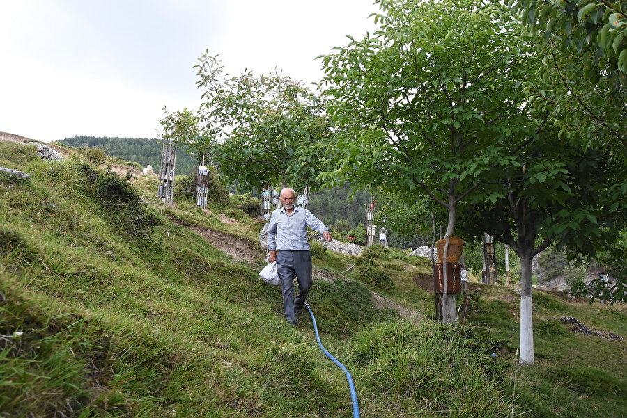 Boş araziyi 15 yılda bu hale getirdi: 'Zengin biri değilim, sadece emekliyim'