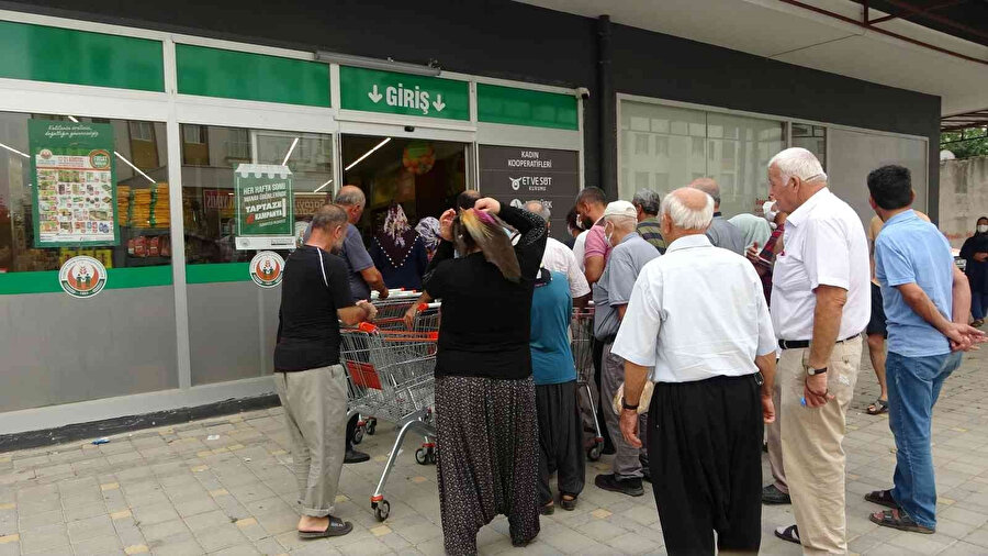 Tarım Kredi marketlerinde indirim başladı, kuyruk oluştu