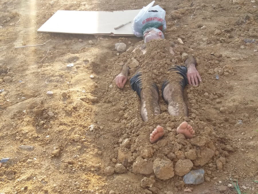 Kocasını canlı toprağa gömdü, dua etti: Gerçek bambaşka çıktı