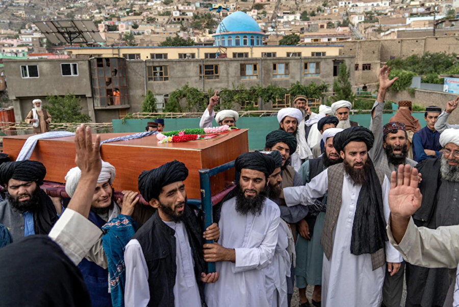 Olayın ardından Taliban, faillerin adalete teslim edileceğini ve cezalandırılacağını söyledi.