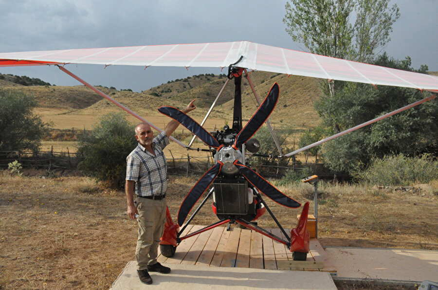 Köye mini havaalanı kurdu: Hava aracıyla uçuş izni bekliyor