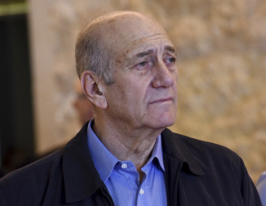 12. İsrail Başbakanı Ehud Olmert, İsrail'in Suriye’nin nükleer reaktörüne saldırısının ayrıntılarını açıkladı.