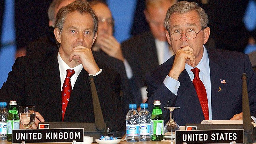 ABD öncülüğündeki koalisyon güçlerinin 20 Mart 2003’teki Irak işgaline giden sürece ışık tutan özel mesajlarda, Blair’in daha 2002’nin başında askeri operasyonu gündeme getirdiği ve harekatın başlamasından 8 ay önce Bush’a her halükarda yanında olma sözü verdiği öğrenilmişti.