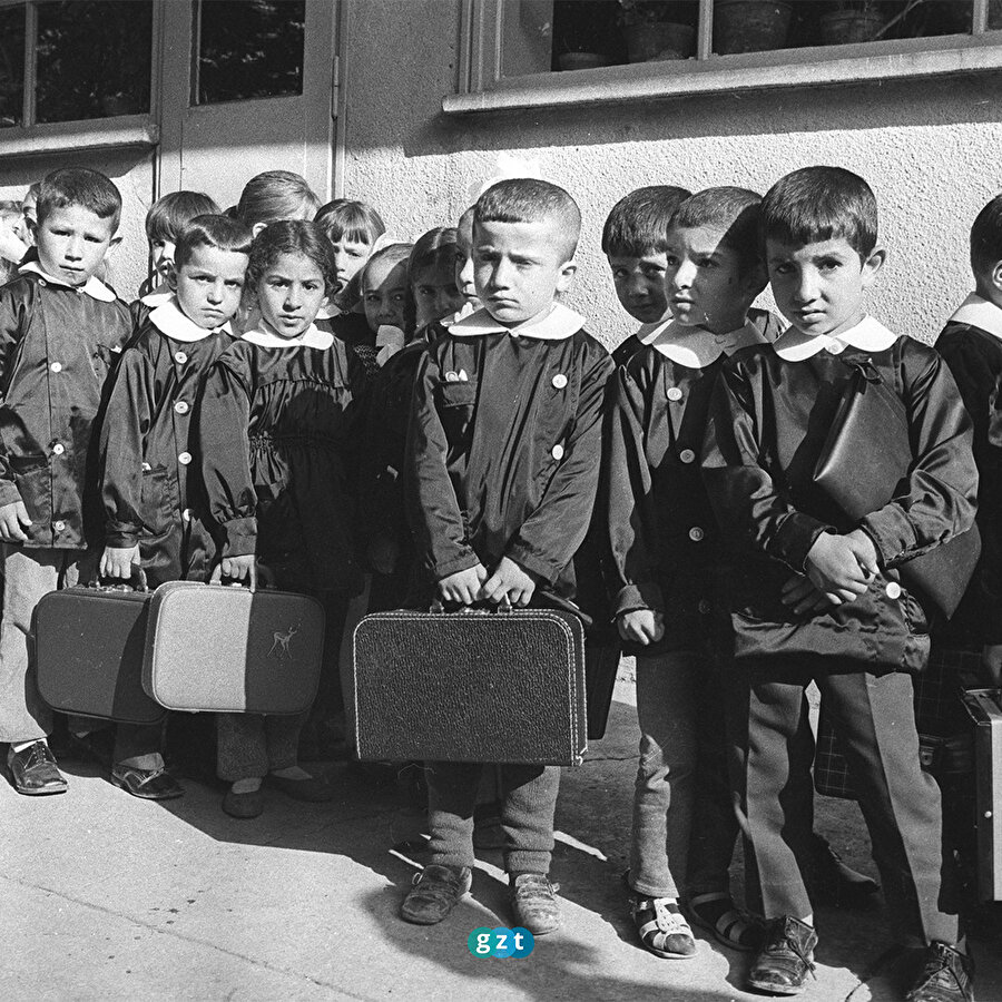 Okullarda siyah beyaz yıllar 📖