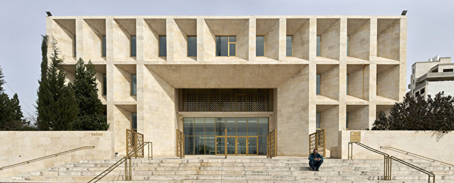 Tulkarm Adliye Sarayı, Tulkarm, Filistin, by AAU Anastas.