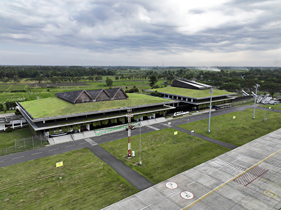 Blimbingsari Havaalanı, Banyuwangi, Endonezya, by Andramatin.