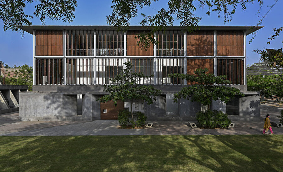 CEPT Üniversitesi’nin Lilavati Lalbhai Kütüphanesi, Ahmedabad, Hindistan, by RMA architects / Rahul Mehrotra & Nondita Correa.