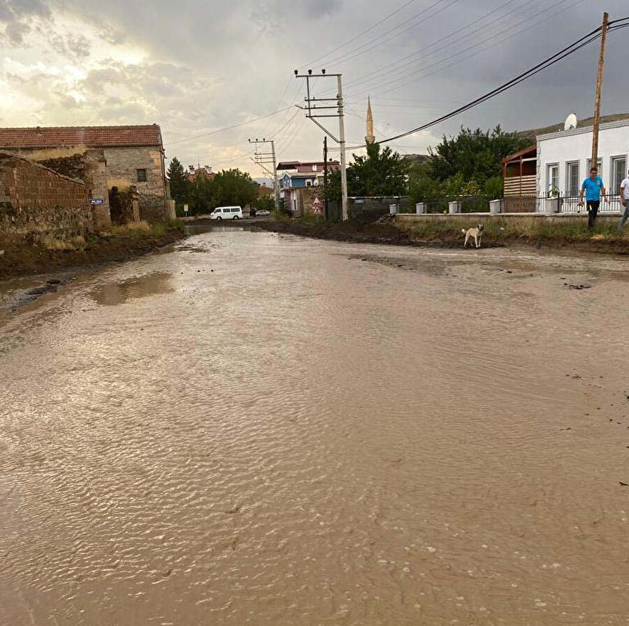 Nevşehir ve Osmaniye'yi sel vurdu