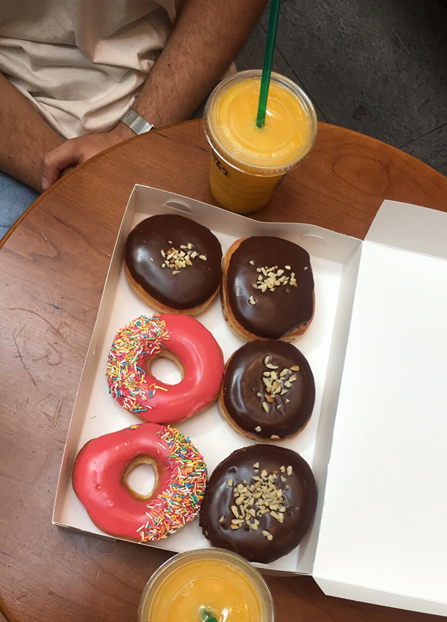 '​Elini çek story paylaşacam' diye azarlanmış erkek duruşu