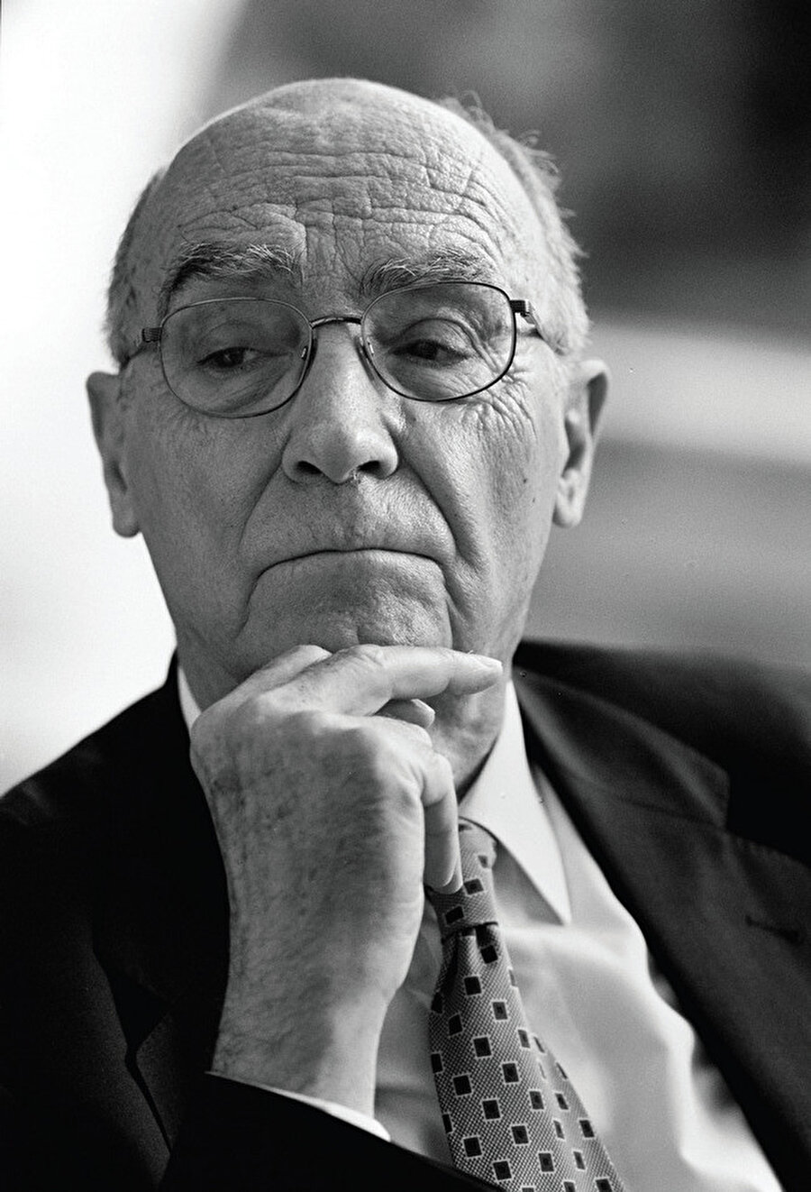 José Saramago, Nobel Edebiyat Ödüllü Portekizli yazar.
