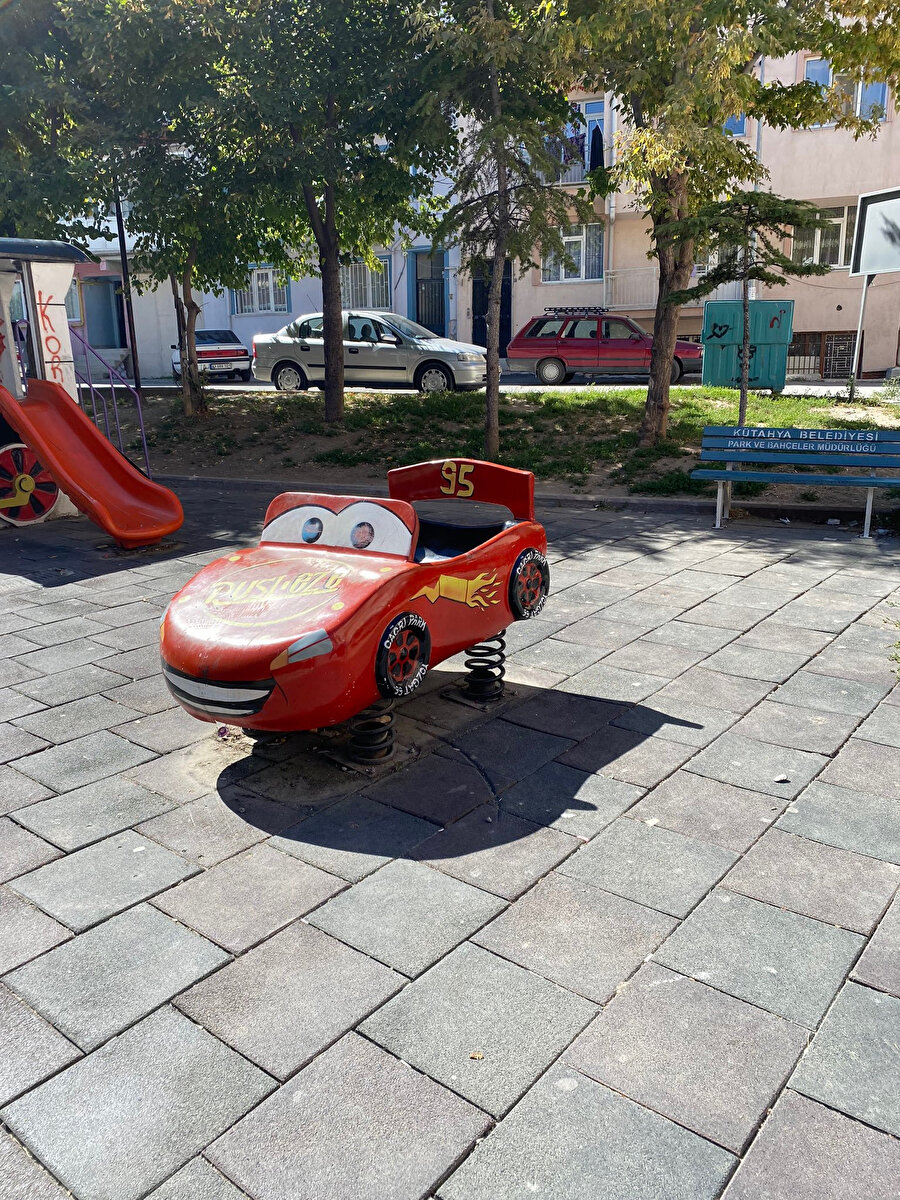 ​Ağlıyorum şu an