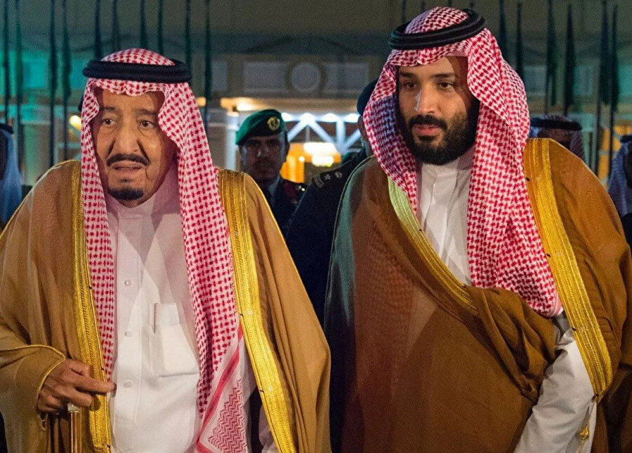 Suudi Arabistan Kralı Selman bin Abdülaziz, ve oğlu (yeni kabine başkanı) Veliaht Prens Bin Selman.