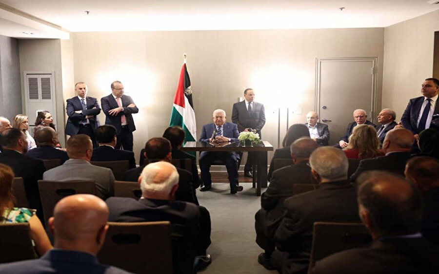 Filistin Yönetimi Başkanı Mahmud Abbas, 22 Eylül 2022'de New York'ta Filistin Amerikan toplumunun temsilcileriyle bir araya geldi.