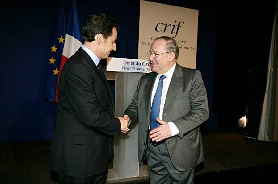 Fransa Cumhurbaşkanı Nicolas Sarkozy, 13 Şubat 2008'de Fransa Yahudi Kurumları Temsilcileri Konseyi’nin (CRIF) yıllık yemeği davetini kabul ederek Fransız Cumhuriyet tarihinde bu etkinliğe katılan ilk lider oldu.