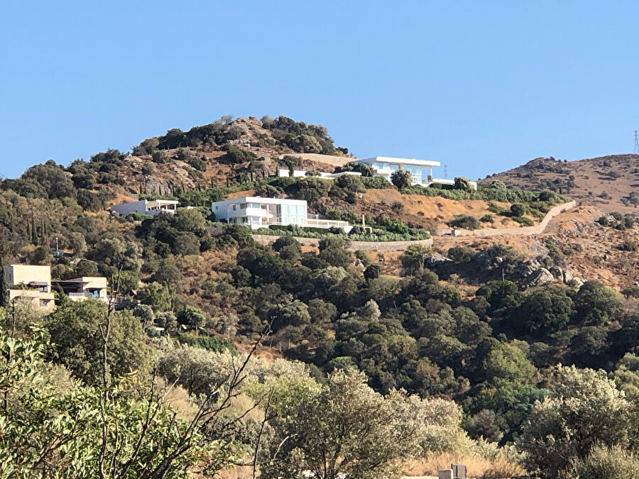 Yalıkavak eteklerinde, Bodrum Evleri Projesi’nden tamamlanan iki örnek.