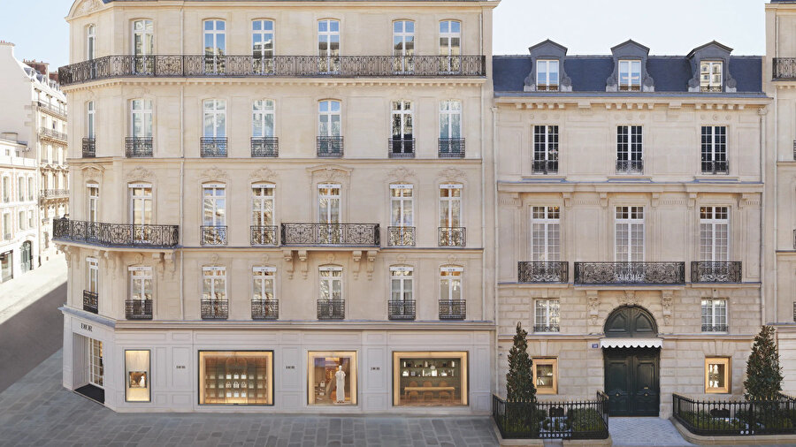 Dior Flagship Store.