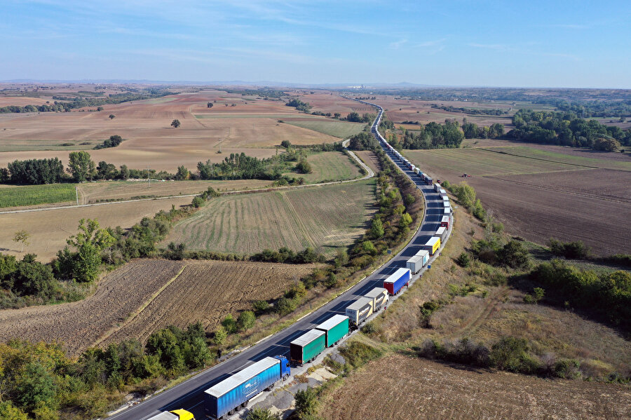 Hamzabeyli Sınır Kapısı'nda 38 kilometrelik tır kuyruğu