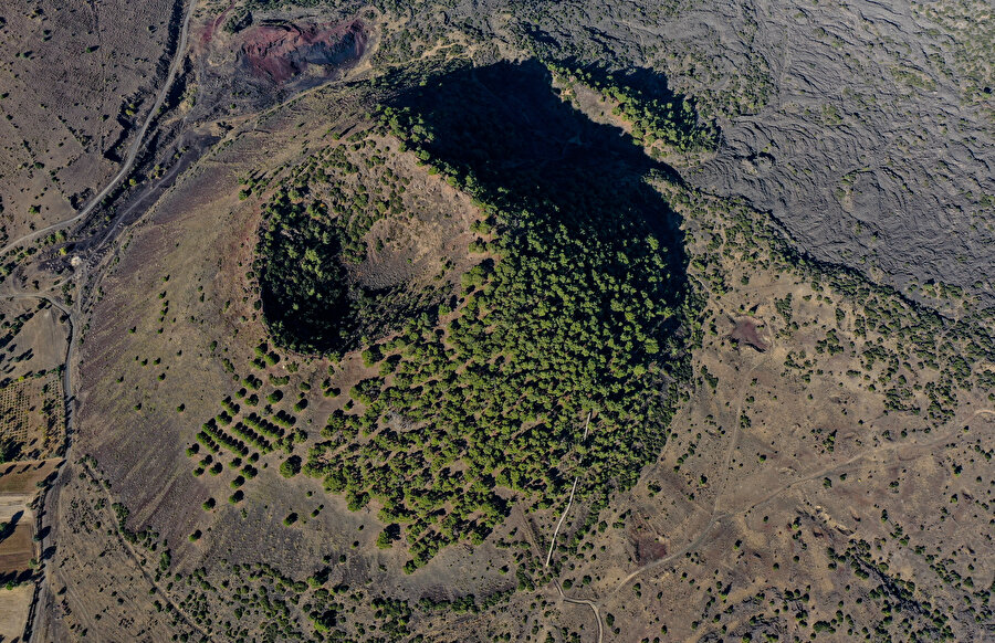 Antik çağ coğrafyacısı Strabon'un "Yanık Ülke" olarak tanımladığı Manisa'daki Kula-Salihli UNESCO Global Jeoparkı.