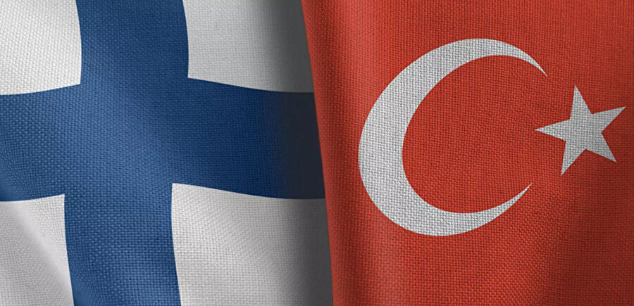 Finlandiya ve Türkiye bayrağı