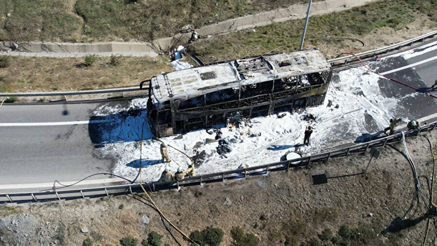 Batman'dan İstanbul'a gelen yolcu otobüsü alev alev yandı
