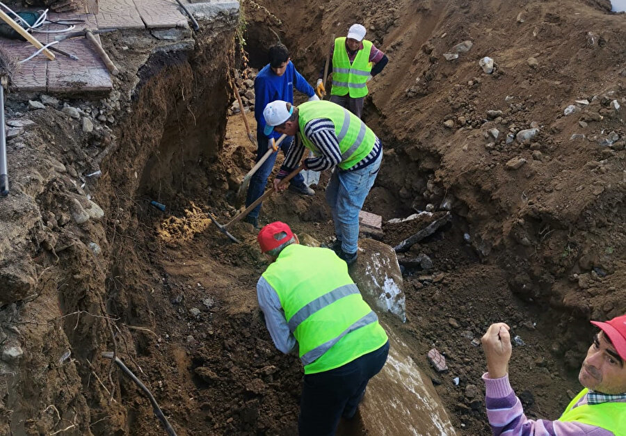 Bahçe duvarı kazısından tarih fışkırdı