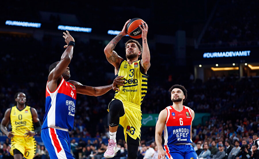 EuroLeague'de Türk Derbisi Fenerbahçe'nin! Anadolu Efes 88-79 Fenerbahçe