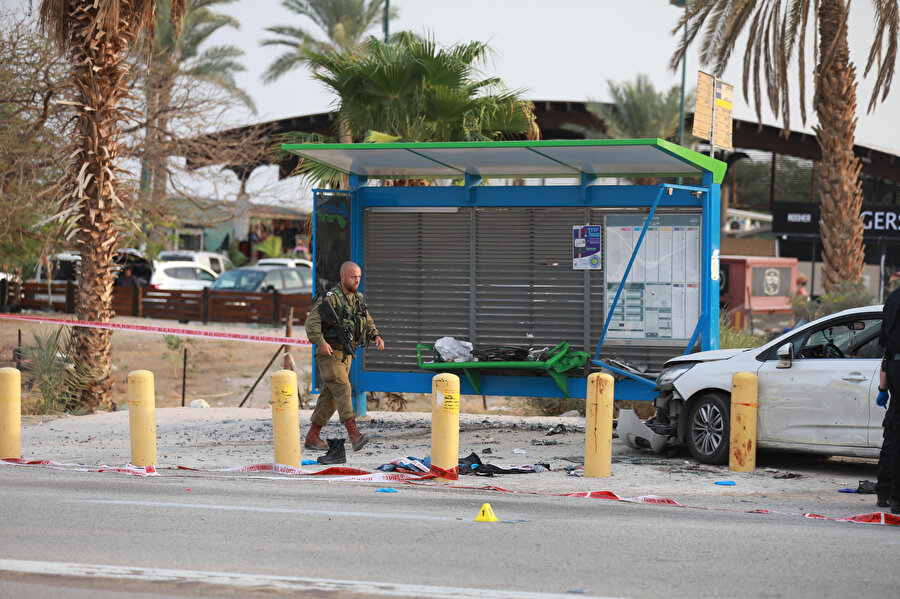 Açıklamada, bölgedeki askerlerin ve İsrailli bir sivilin şüpheliyi ateş açarak öldürdüğü belirtildi.
