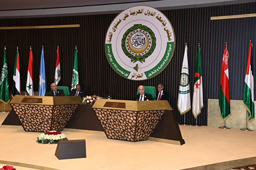 Cezayir Cumhurbaşkanı Abdulmecid Tebbun, Arap Birliği Zirvesi'nde Filistinlilere verilen desteği yeniden teyit etme çabalarına söz verdi.