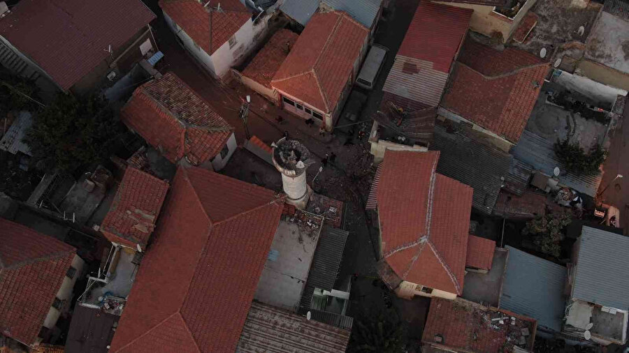 Yıkılan minareden bir görüntü