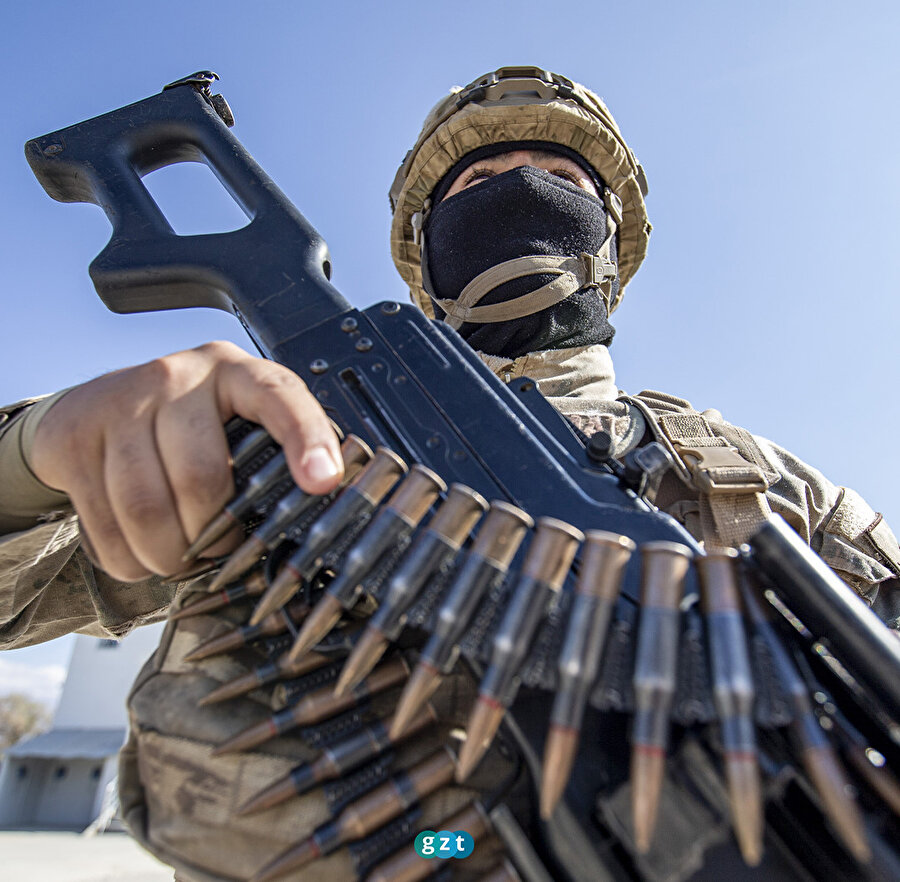 Komandolar kış öncesi Ağrı Dağı'nda 'ara bul yok et' parolasıyla görevde